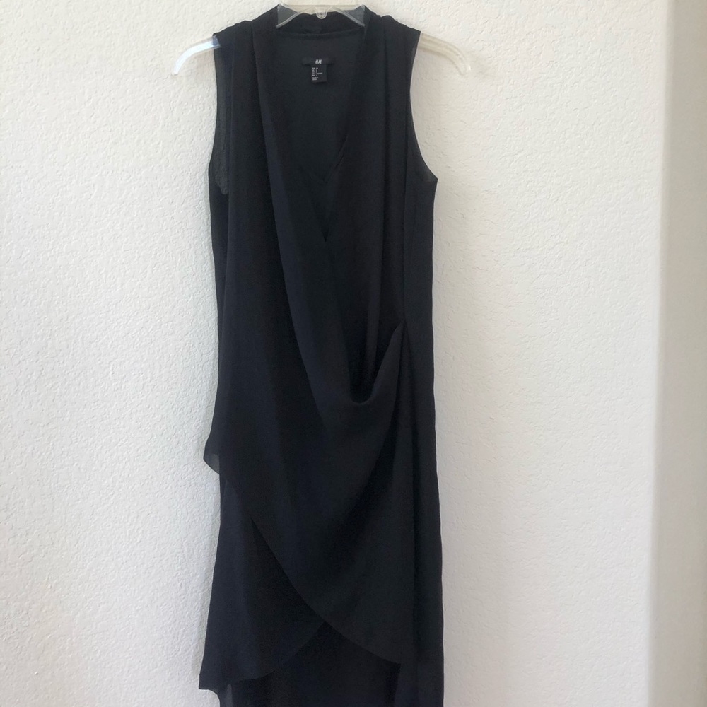 Beautiful H&M dress with gorgeous draping in front